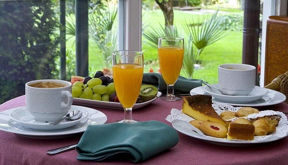 Hotel Virxe Da Cerca By De Compostela 4*